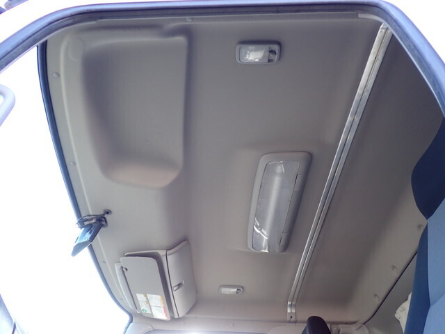 日野レンジャーアルミウイング中型（4t）[写真35]