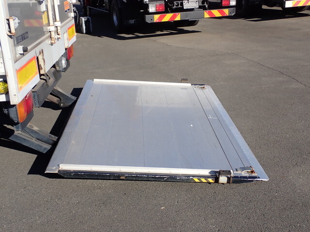 日野レンジャーアルミウイング中型（4t）[写真08]