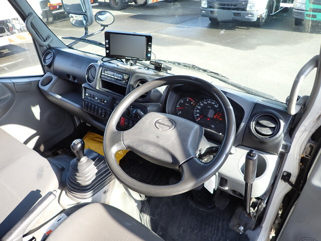 日野デュトロ高所作業車小型（2t・3t）[写真15]