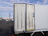 いすゞエルフ冷凍車（冷蔵車）小型（2t・3t）[写真12]