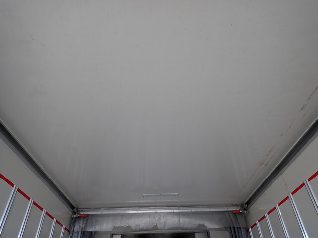 いすゞエルフ冷凍車（冷蔵車）小型（2t・3t）[写真13]