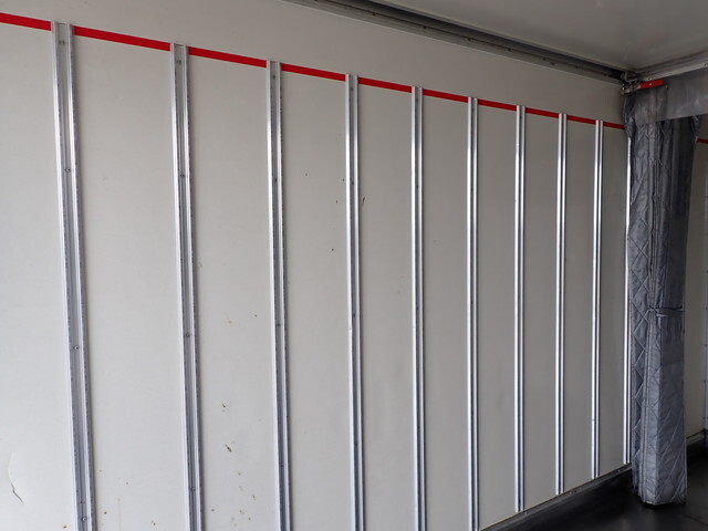 いすゞエルフ冷凍車（冷蔵車）小型（2t・3t）[写真14]