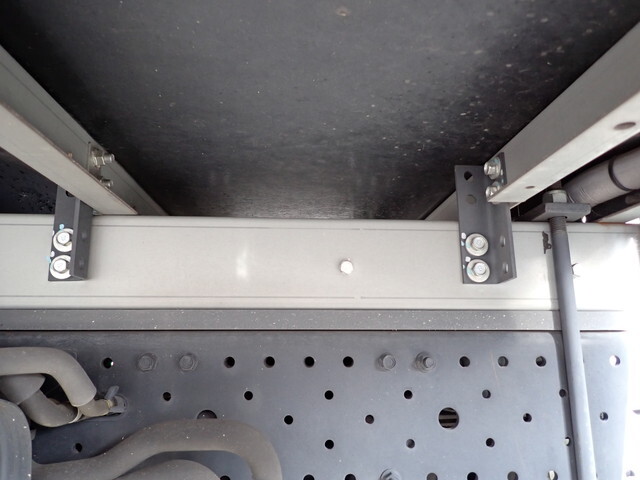 いすゞエルフ冷凍車（冷蔵車）小型（2t・3t）[写真18]