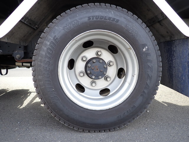 いすゞエルフ冷凍車（冷蔵車）小型（2t・3t）[写真25]