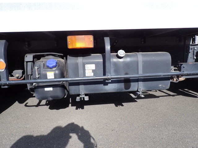 いすゞエルフ冷凍車（冷蔵車）小型（2t・3t）[写真27]