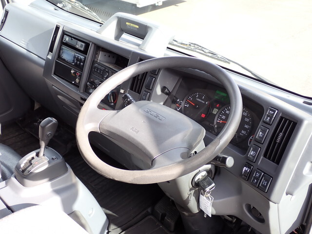 いすゞエルフ冷凍車（冷蔵車）小型（2t・3t）[写真28]