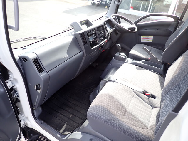 いすゞエルフ冷凍車（冷蔵車）小型（2t・3t）[写真33]