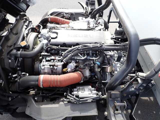 いすゞエルフ冷凍車（冷蔵車）小型（2t・3t）[写真38]