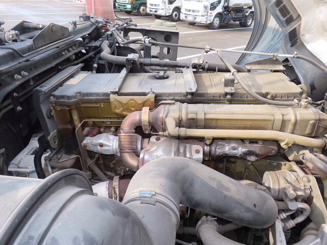 三菱ふそうスーパーグレートバルク車（粉粒体運搬車）大型（10t）[写真13]