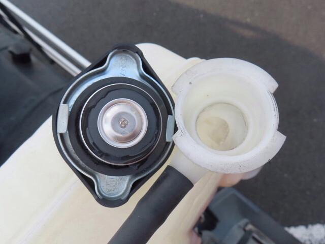 三菱ふそうスーパーグレートバルク車（粉粒体運搬車）大型（10t）[写真15]