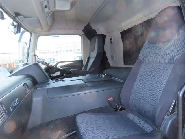 三菱ふそうスーパーグレートバルク車（粉粒体運搬車）大型（10t）[写真17]