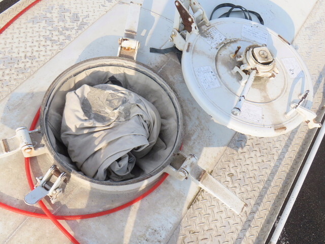 三菱ふそうスーパーグレートバルク車（粉粒体運搬車）大型（10t）[写真30]