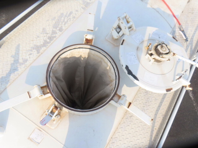 三菱ふそうスーパーグレートバルク車（粉粒体運搬車）大型（10t）[写真31]