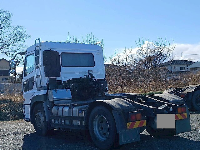 UDトラックスクオントレーラーヘッド（トラクターヘッド）大型（10t）[写真02]