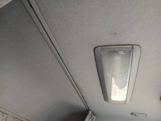 UDトラックスクオントレーラーヘッド（トラクターヘッド）大型（10t）[写真22]