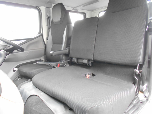 三菱ふそうキャンターダブルキャブ（Wキャブ）小型（2t・3t）[写真28]