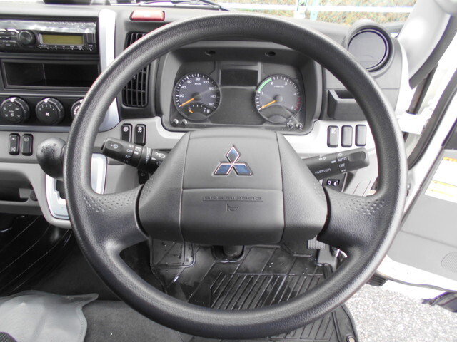 三菱ふそうキャンターダブルキャブ（Wキャブ）小型（2t・3t）[写真29]