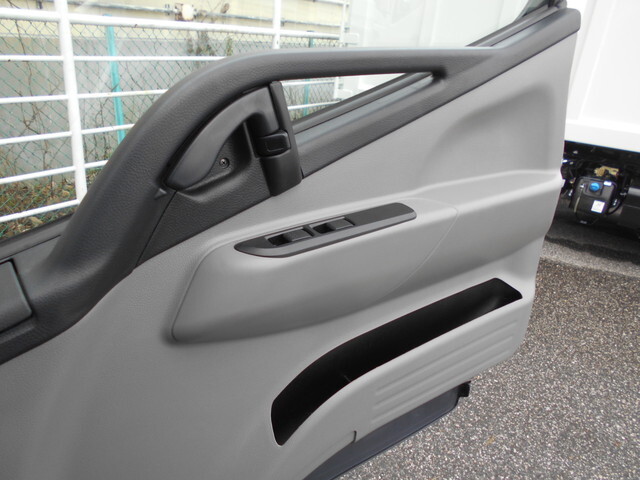 三菱ふそうキャンターダブルキャブ（Wキャブ）小型（2t・3t）[写真37]