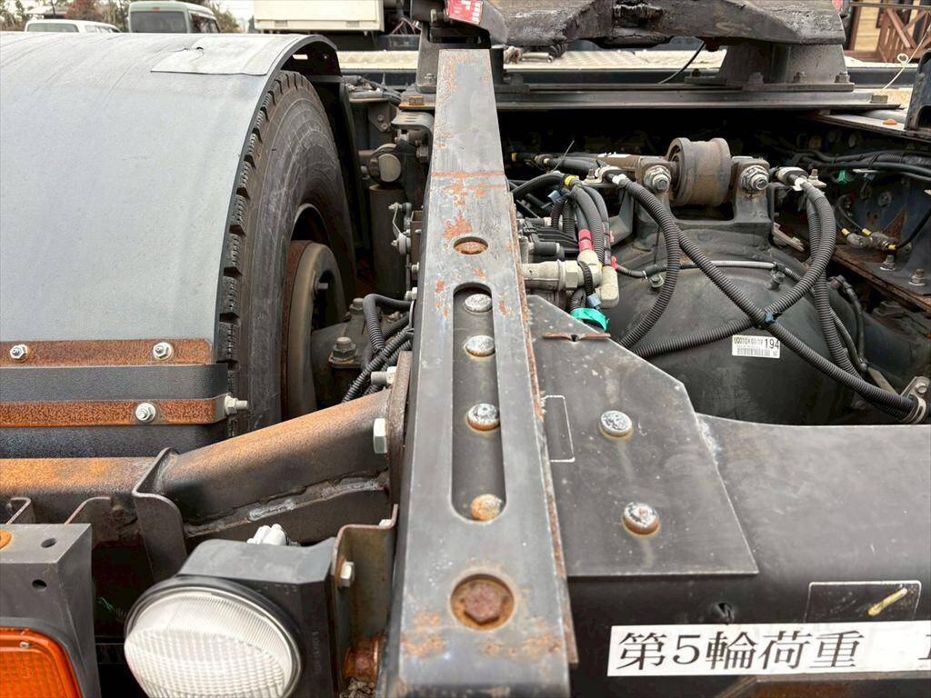いすゞギガトレーラーヘッド（トラクターヘッド）大型（10t）[写真10]