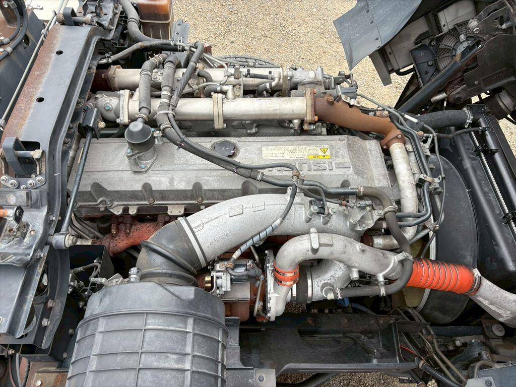 いすゞギガトレーラーヘッド（トラクターヘッド）大型（10t）[写真16]
