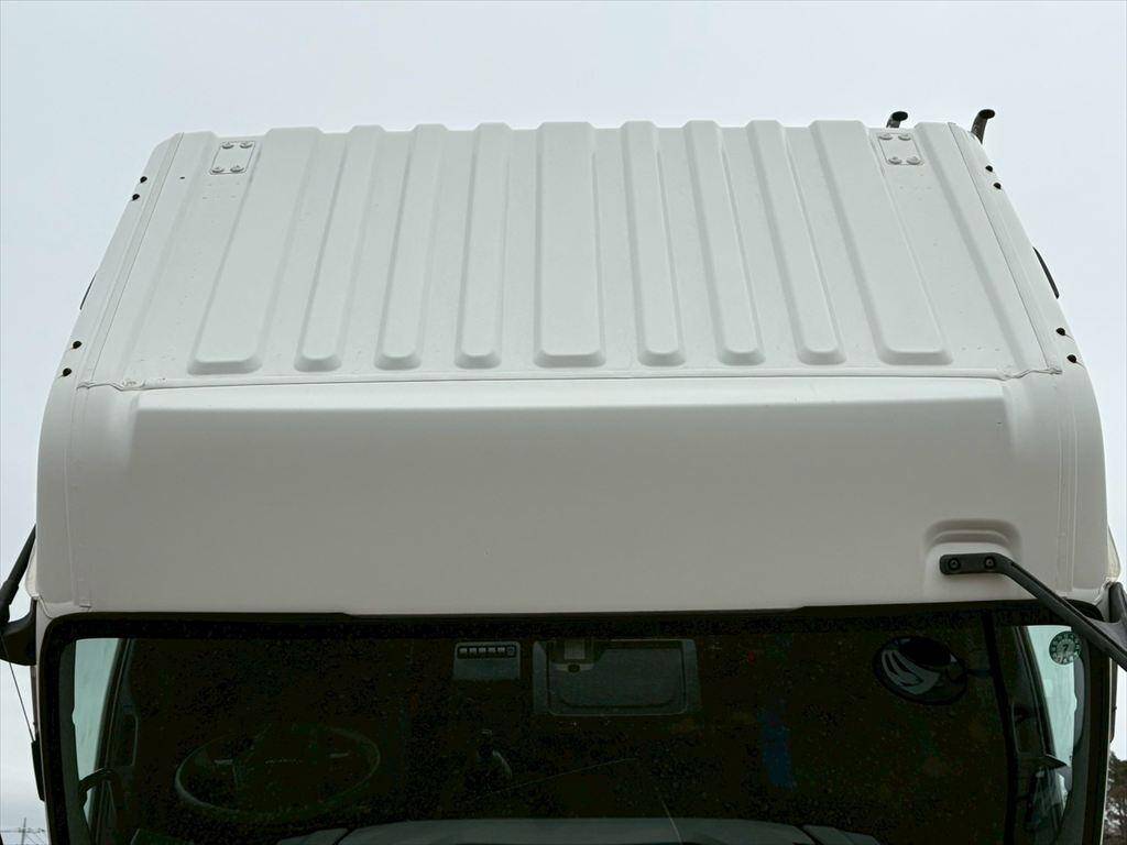 いすゞギガトレーラーヘッド（トラクターヘッド）大型（10t）[写真17]