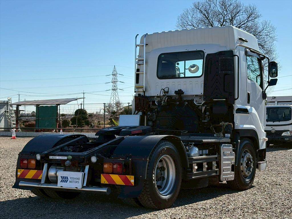いすゞギガトレーラーヘッド（トラクターヘッド）大型（10t）[写真03]