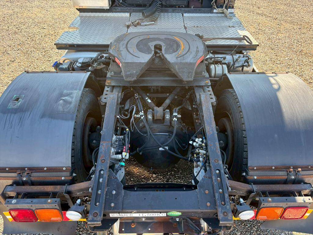 いすゞギガトレーラーヘッド（トラクターヘッド）大型（10t）[写真07]
