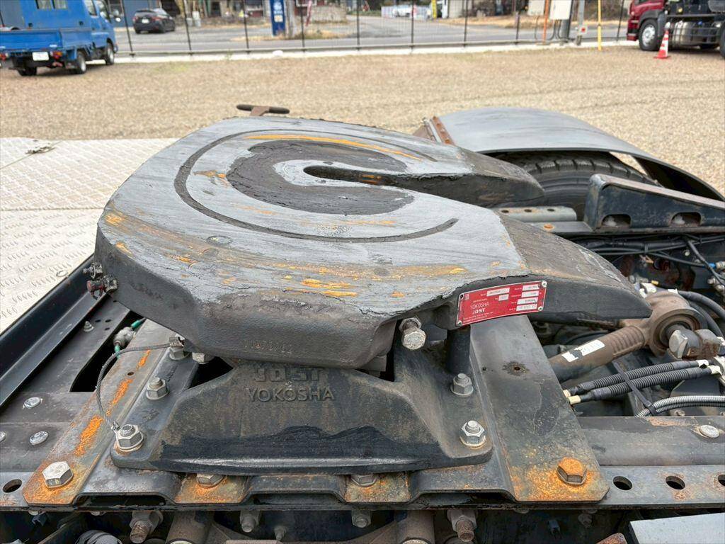 いすゞギガトレーラーヘッド（トラクターヘッド）大型（10t）[写真08]