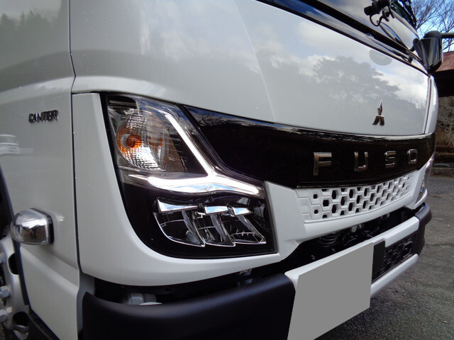 三菱ふそうキャンターダブルキャブ（Wキャブ）小型（2t・3t）[写真12]