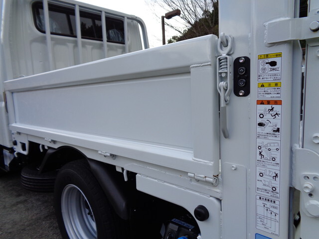 三菱ふそうキャンターダブルキャブ（Wキャブ）小型（2t・3t）[写真16]