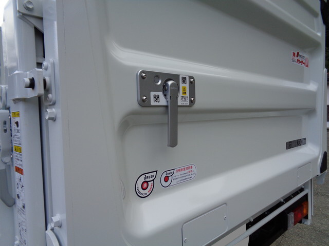 三菱ふそうキャンターダブルキャブ（Wキャブ）小型（2t・3t）[写真17]