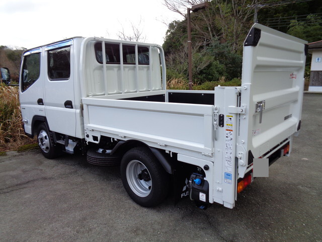 三菱ふそうキャンターダブルキャブ（Wキャブ）小型（2t・3t）[写真02]
