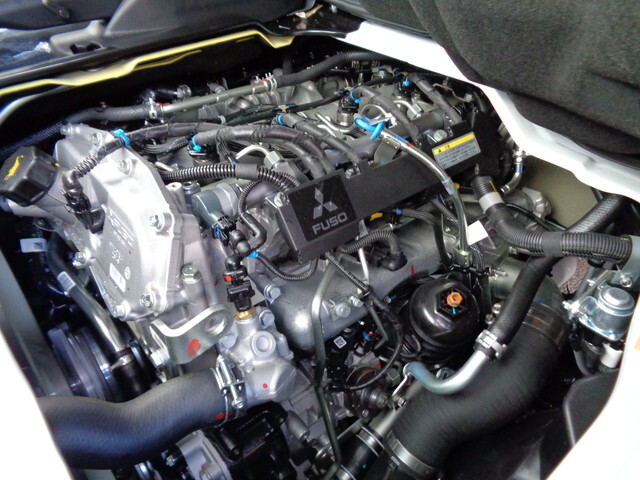 三菱ふそうキャンターダブルキャブ（Wキャブ）小型（2t・3t）[写真23]