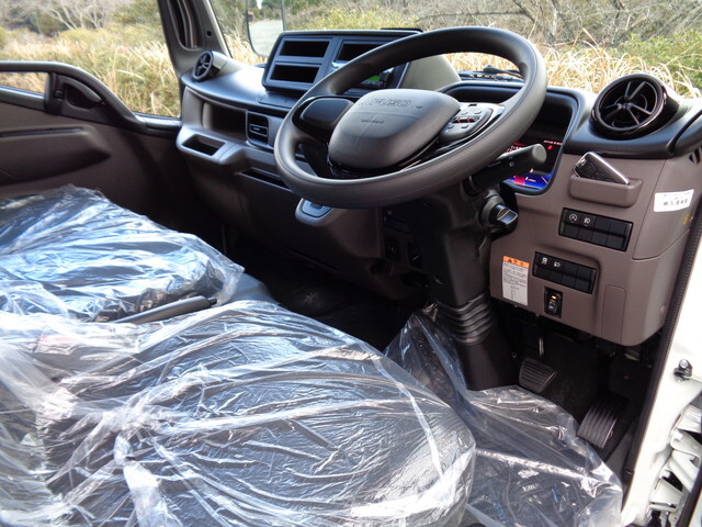 三菱ふそうキャンターダブルキャブ（Wキャブ）小型（2t・3t）[写真26]