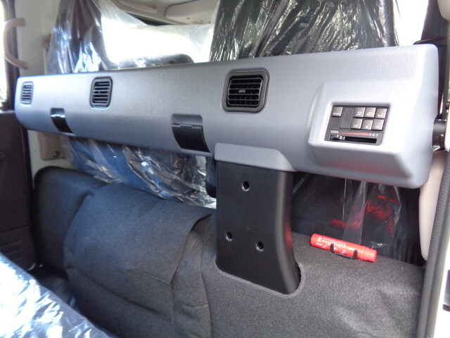 三菱ふそうキャンターダブルキャブ（Wキャブ）小型（2t・3t）[写真30]