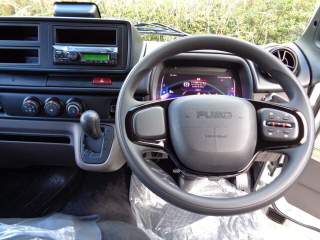 三菱ふそうキャンターダブルキャブ（Wキャブ）小型（2t・3t）[写真32]