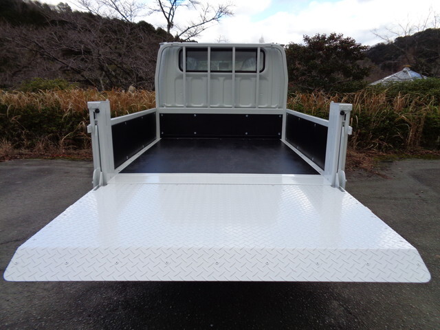 三菱ふそうキャンターダブルキャブ（Wキャブ）小型（2t・3t）[写真09]