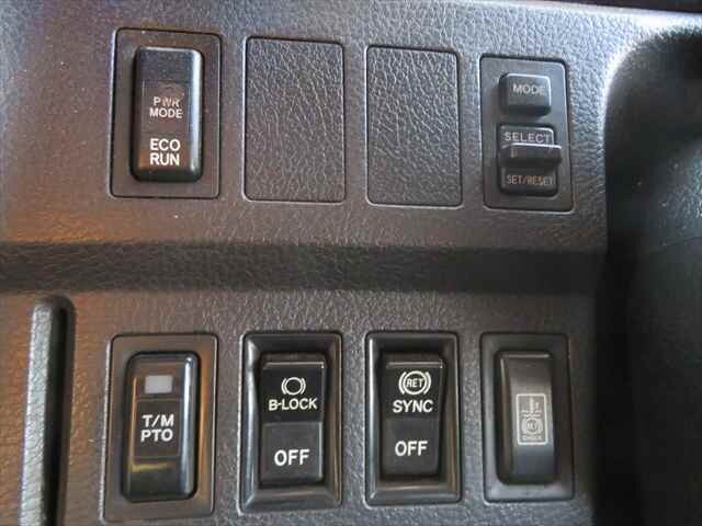 日野プロフィアクレーン付大型（10t）[写真33]