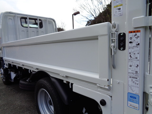 三菱ふそうキャンター平ボディ小型（2t・3t）[写真16]