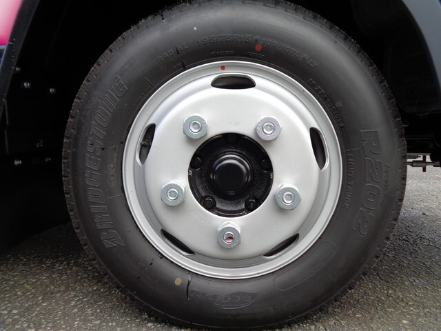 三菱ふそうキャンター平ボディ小型（2t・3t）[写真25]