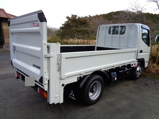 三菱ふそうキャンター平ボディ小型（2t・3t）[写真03]