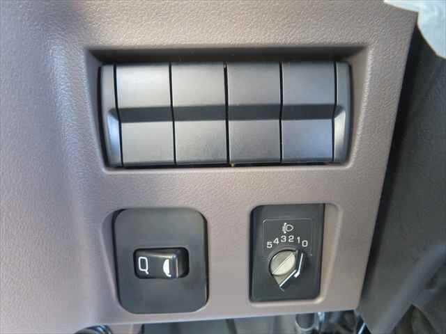 三菱ふそうキャンターダンプ小型（2t・3t）[写真34]