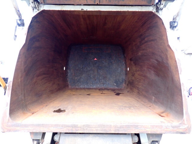 いすゞフォワードパッカー車（塵芥車）中型（4t）[写真23]