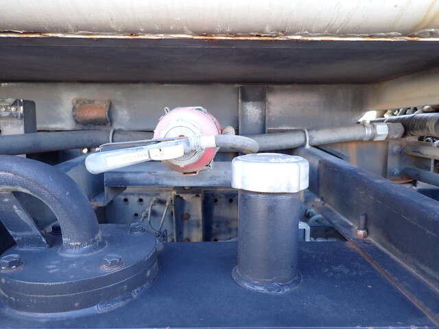 いすゞフォワードパッカー車（塵芥車）中型（4t）[写真07]