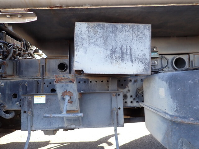 いすゞフォワードパッカー車（塵芥車）中型（4t）[写真08]