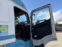 日野プロフィアアルミウイング大型（10t）[写真30]