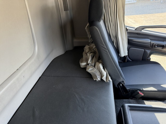 日野プロフィアアルミウイング大型（10t）[写真38]