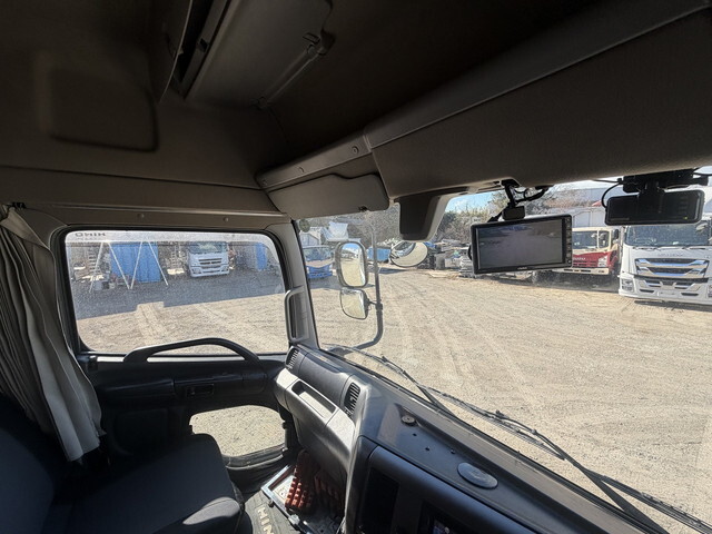 日野プロフィアアルミウイング大型（10t）[写真40]