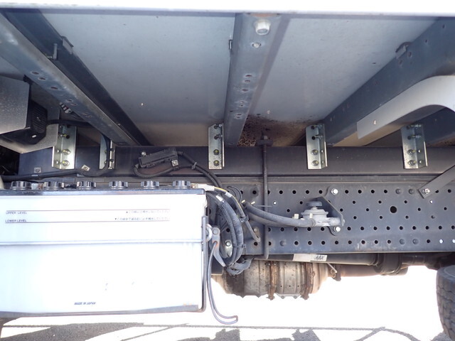 いすゞエルフ冷凍車（冷蔵車）小型（2t・3t）[写真11]