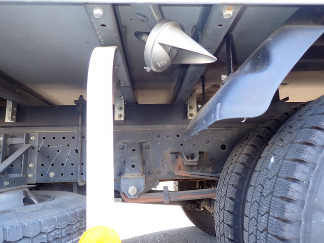 いすゞエルフ冷凍車（冷蔵車）小型（2t・3t）[写真12]